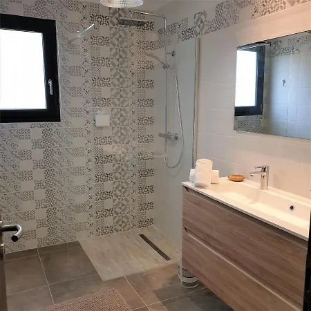 Leku Lucia 8 Pers Piscine Chauffee 15 Min En Voiture Villa